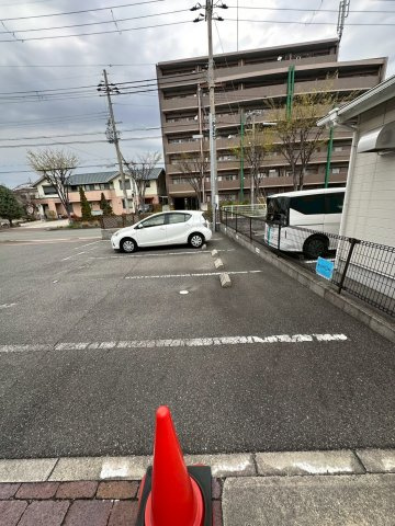 アメニティハイツⅡの駐車場
