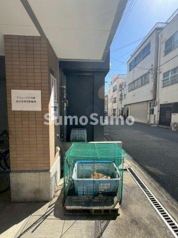 アミューズ千代崎の駐車場