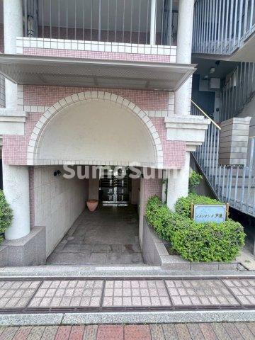 イルシオンド芦屋のエントランス