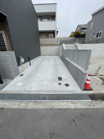 Familia villa 須磨東落合IIの駐車場