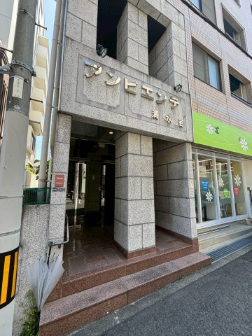 アンビエンテ清水谷のエントランス