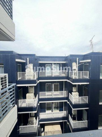 アメニティ新大阪4番館の展望|開放的で明るい空間を演出してくれるバルコニーです