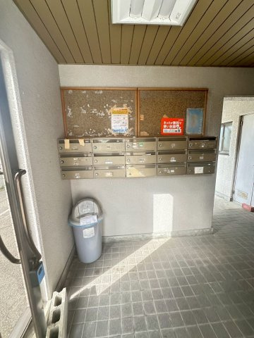 アルペンローズ東多聞のエントランス