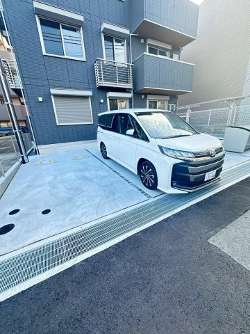 アリアムールの駐車場