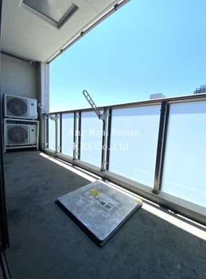 【バルコニー】 | ル・マージュ新町 | 南向きのバルコニーです！洗濯物をたくさん干していただけます！