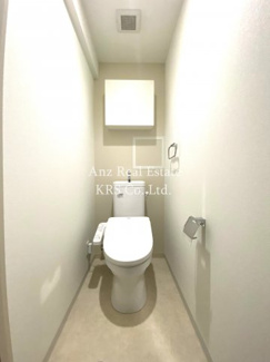 【トイレ】 | ル・マージュ新町 | アクセントクロスがオシャレです！もちろん温水洗浄便座！