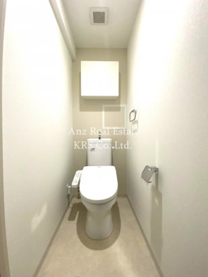 【トイレ】 | ル・マージュ新町 | アクセントクロスがオシャレです！もちろん温水洗浄便座！