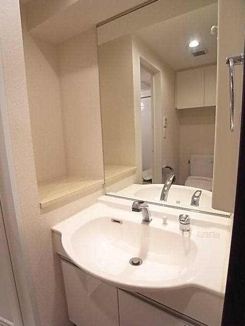 ユニフォート目黒中町の独立洗面台