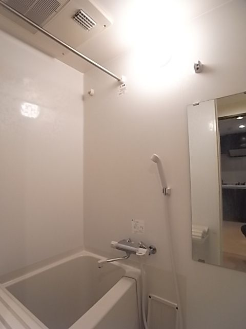 ユニフォート目黒中町の浴室