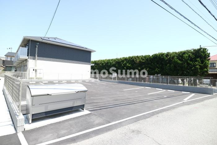 アリヴィラ宮前の駐車場|駐車場があるので、車を買う予定の方も安心です
