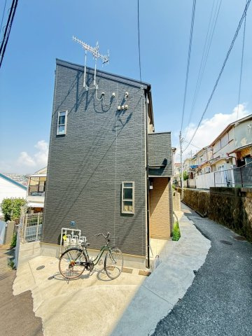 アリビア山手の外観