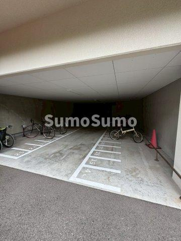 アロハマリーナの駐車場|駐車場があるので、車を買う予定の方も安心です