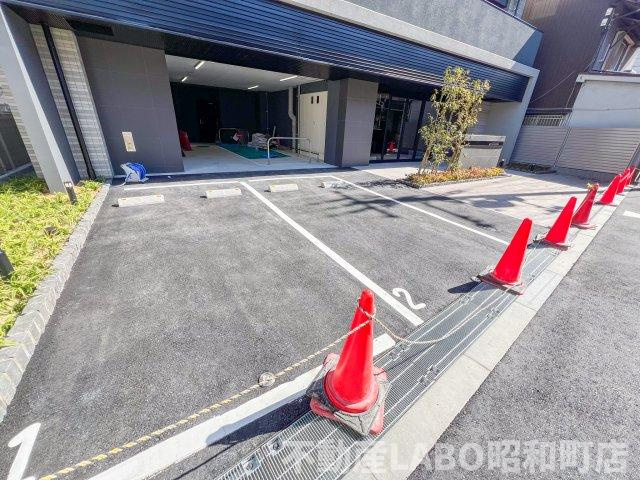 gm KOHAMAの駐車場