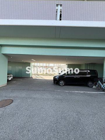 アンクレーゼの駐車場