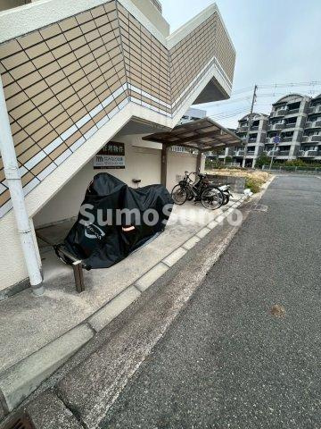 アルテメゾン弐番館の駐車場|駐車場に車を止められます