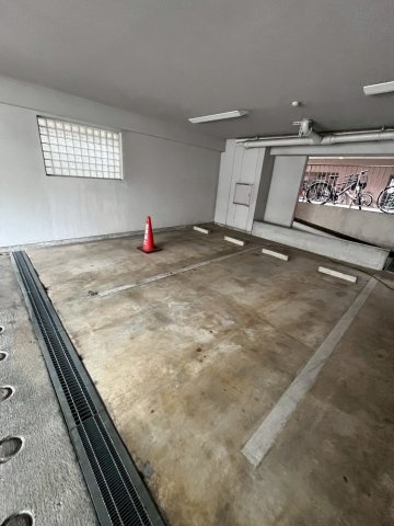 イルシオンド芦屋の駐車場