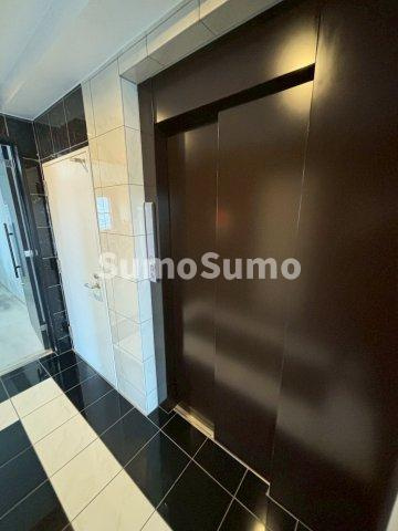 ONLYONE梅田北のロビー|落ち着いたロビーです