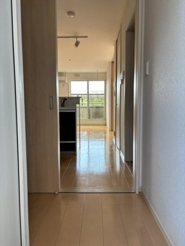 福島県相馬市2016年築1棟アパートの玄関