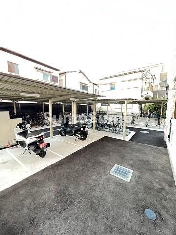 Luxe塚口の駐車場