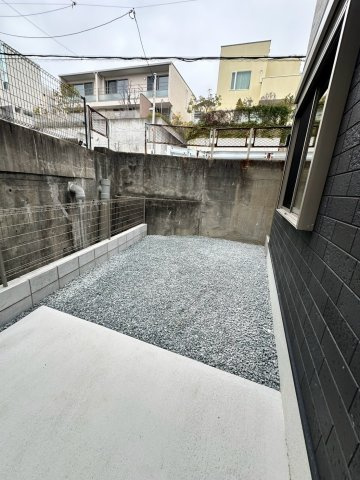 MAISON　DE　HIRO　1のバルコニー