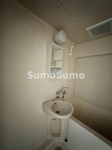 HAYASHIビルの洗面所