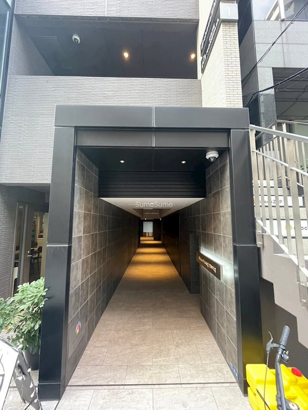 エスリードコート堺筋本町のエントランス