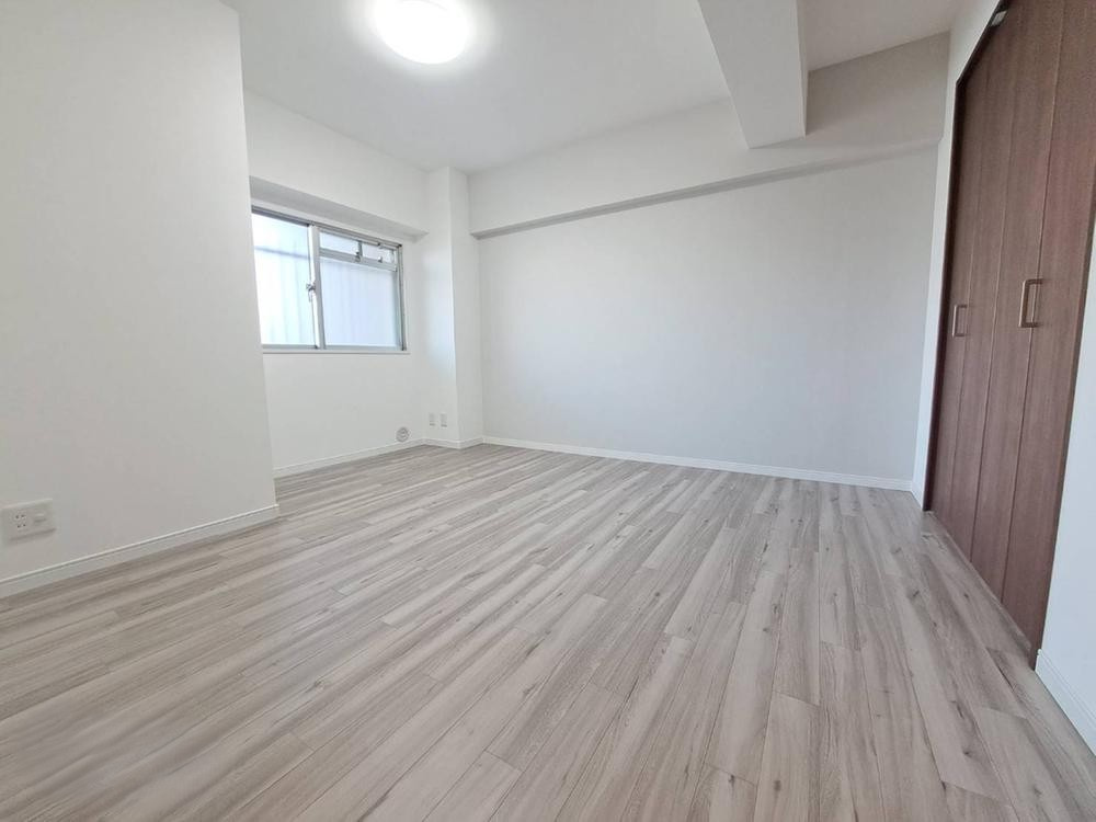 守口太子橋マンションの洋室|洋室7.5帖
■物件内覧・資金計画相談・住宅ローン相談、リフォーム相談、お問合せ受付中■
※当日・翌日のご内覧、ご相談はお電話でのお問合せがスムーズです！