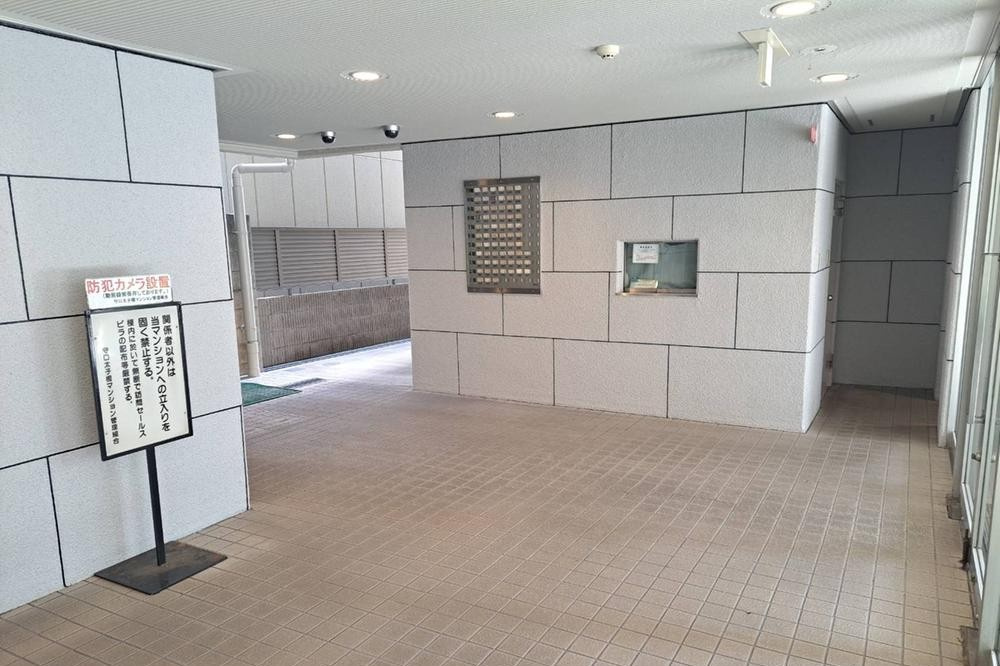 守口太子橋マンションのロビー|■物件内覧・資金計画相談・住宅ローン相談、リフォーム相談、お問合せ受付中■
※当日・翌日のご内覧、ご相談はお電話でのお問合せがスムーズです！