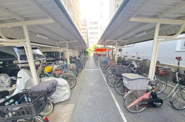 守口太子橋マンションの駐輪場|■物件内覧・資金計画相談・住宅ローン相談、リフォーム相談、お問合せ受付中■
※当日・翌日のご内覧、ご相談はお電話でのお問合せがスムーズです！