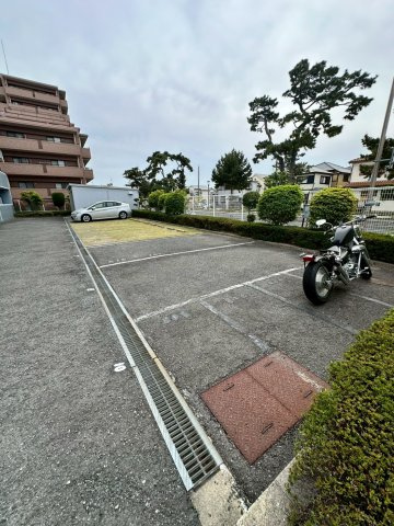 エクセルコート西宮の駐車場