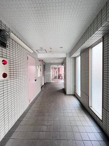 エスペランサ谷町のロビー|ゆとりのあるロビーです