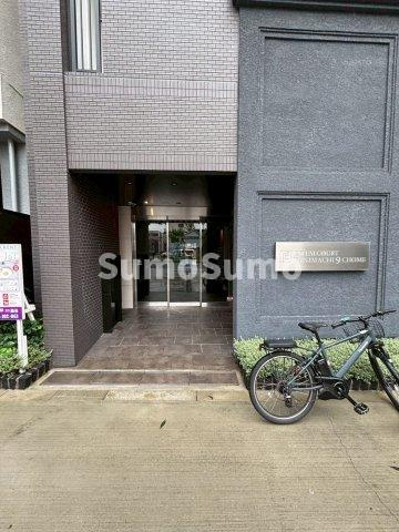エステムコート谷町九丁目のエントランス