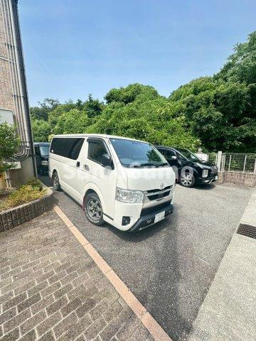 エスポワールの駐車場