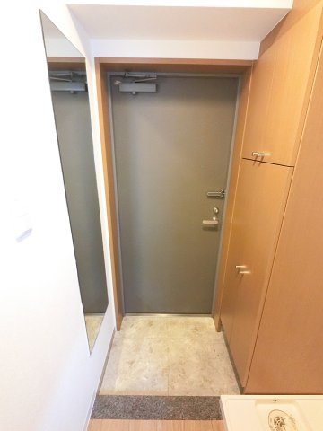 エシッド行徳の玄関