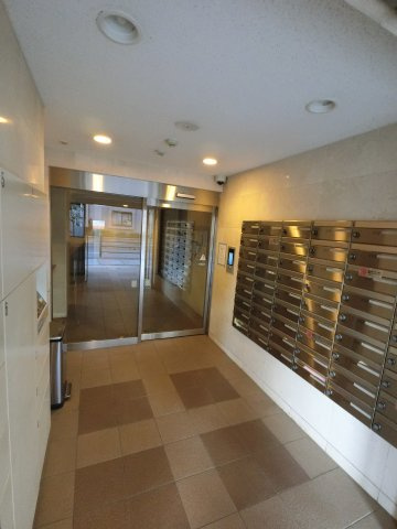 エシッド行徳のエントランス