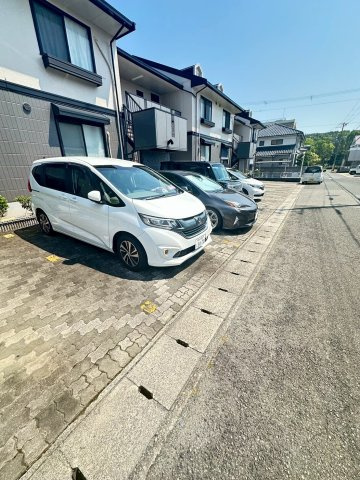 エクレール池上の駐車場
