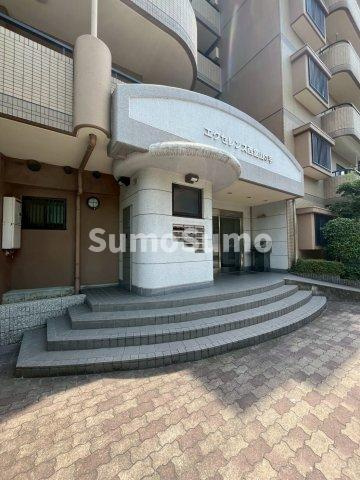 エクセレンス西宮山の手の駐車場