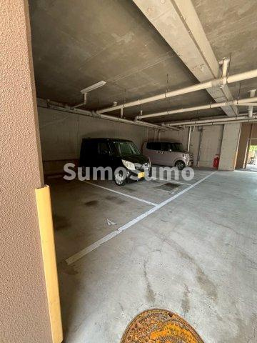 エクセレンス西宮山の手の駐車場