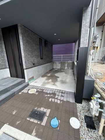 MERDAU-Residence Nishiyama EASTの駐車場
