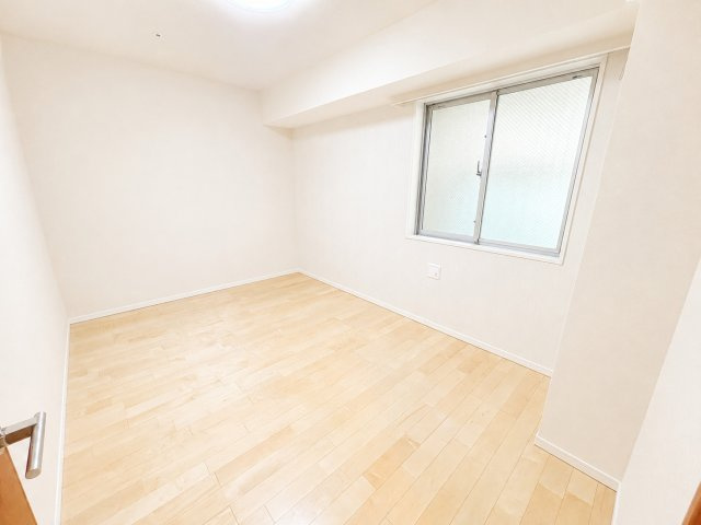 7.2帖（玄関入り右手の居室）