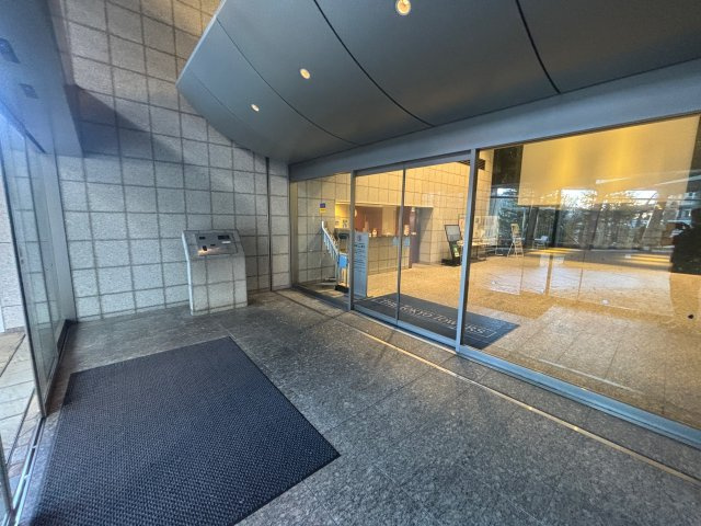 エントランス前