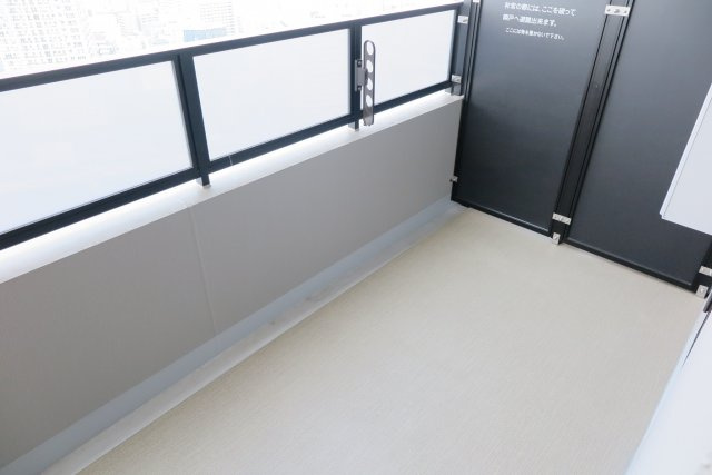北浜ミッドタワーのバルコニー