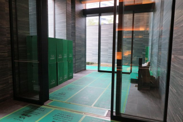 北浜ミッドタワーのロビー