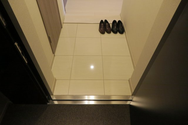 北浜ミッドタワーの玄関