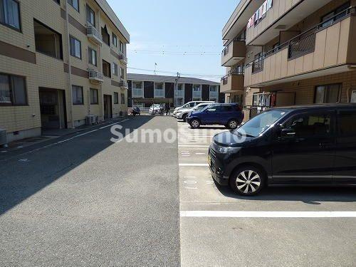 エクセルハイツＢの駐車場|カースペースがあります
