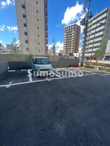 エスリードレジデンス大阪WESTの駐車場