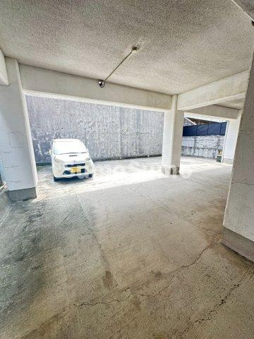 エクリート朝霧の駐車場|駐車スペースもあります