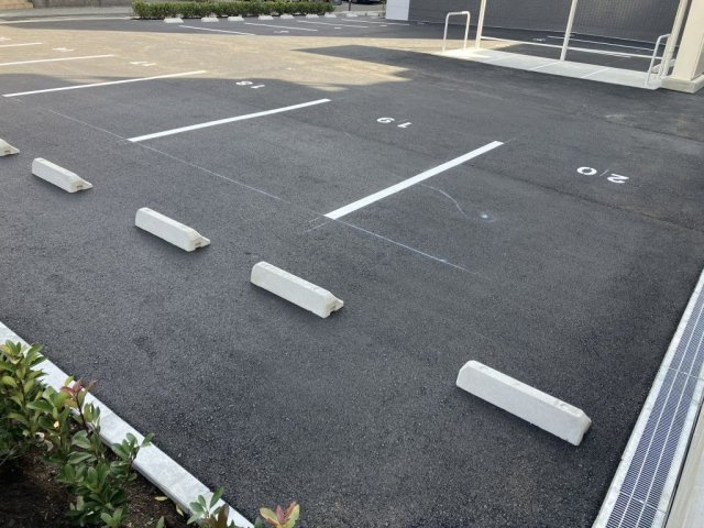 エクセルハイム東灘の駐車場