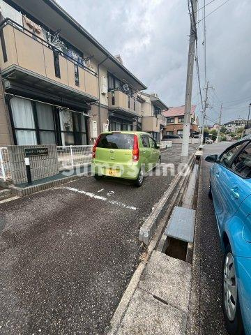 エステート塩屋山手の駐車場|駐車スペースもあります