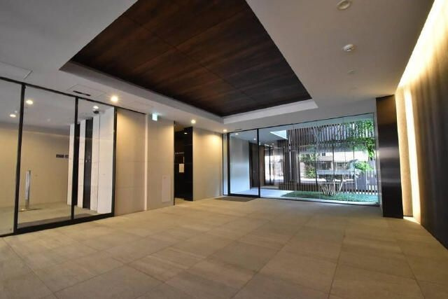 オープンレジデンシア両国森下のロビー